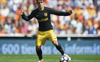 凤凰体育热评-于帕梅卡诺这脚法踢前锋也行